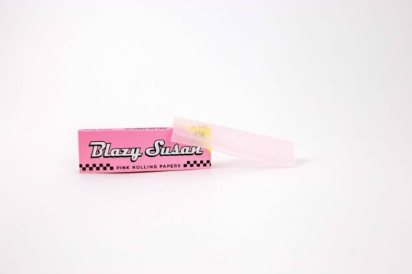 Blazy Susan – Pink Rolling Papers – 1-1/4 | Crystal Cloud 9 Canada